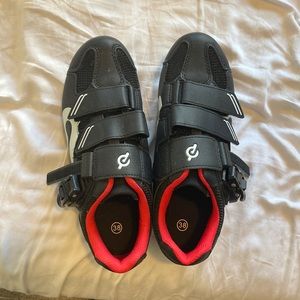 Peloton cycling shoes size 7